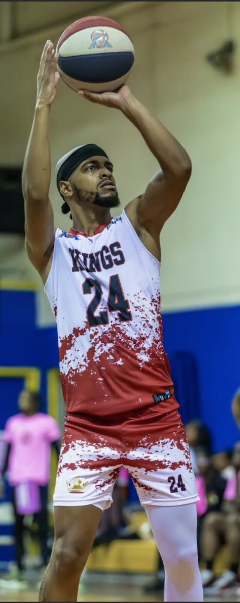 Mook Bates #24 squared up for a shot