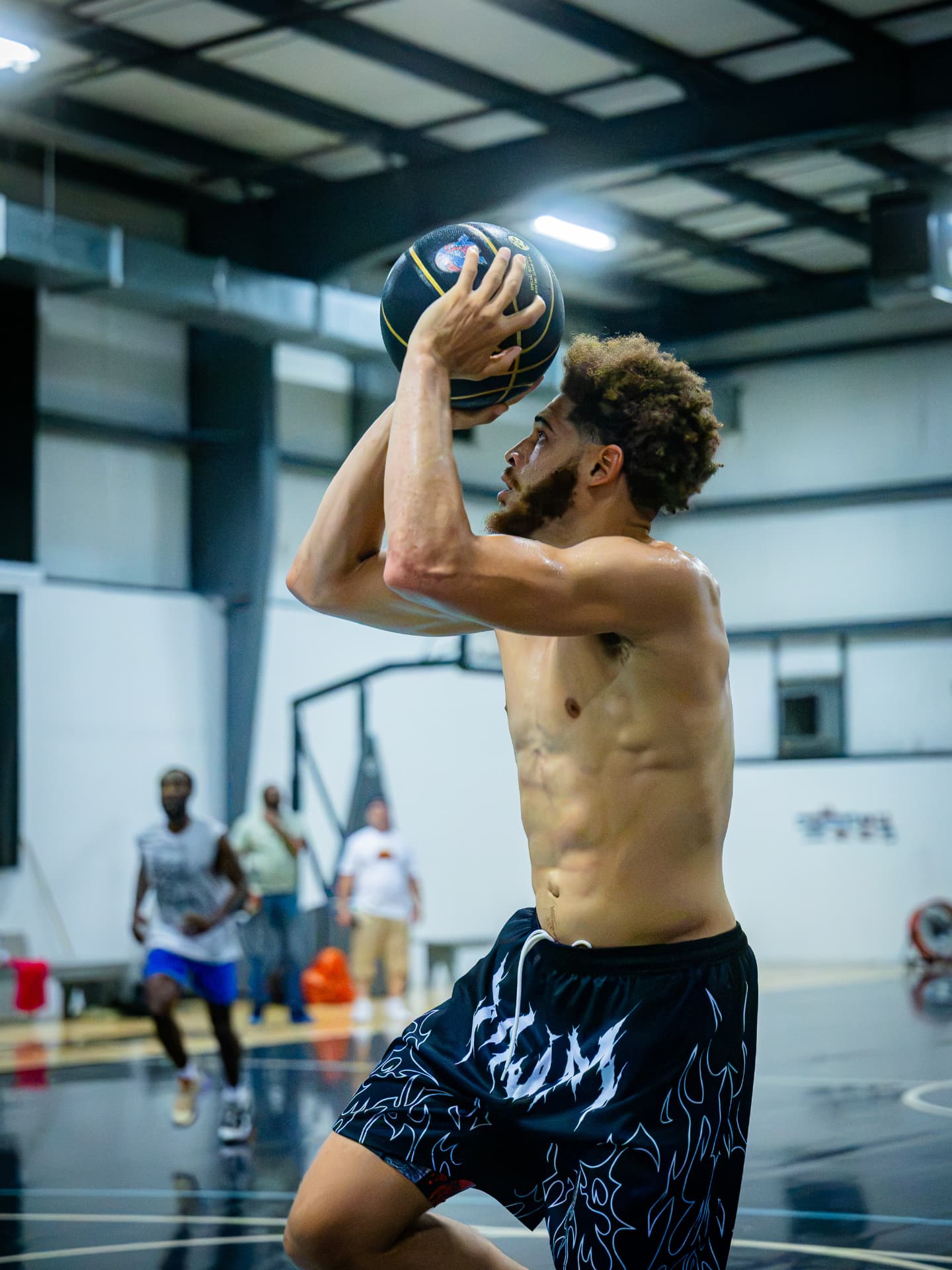 Kings player rising into a jump shot