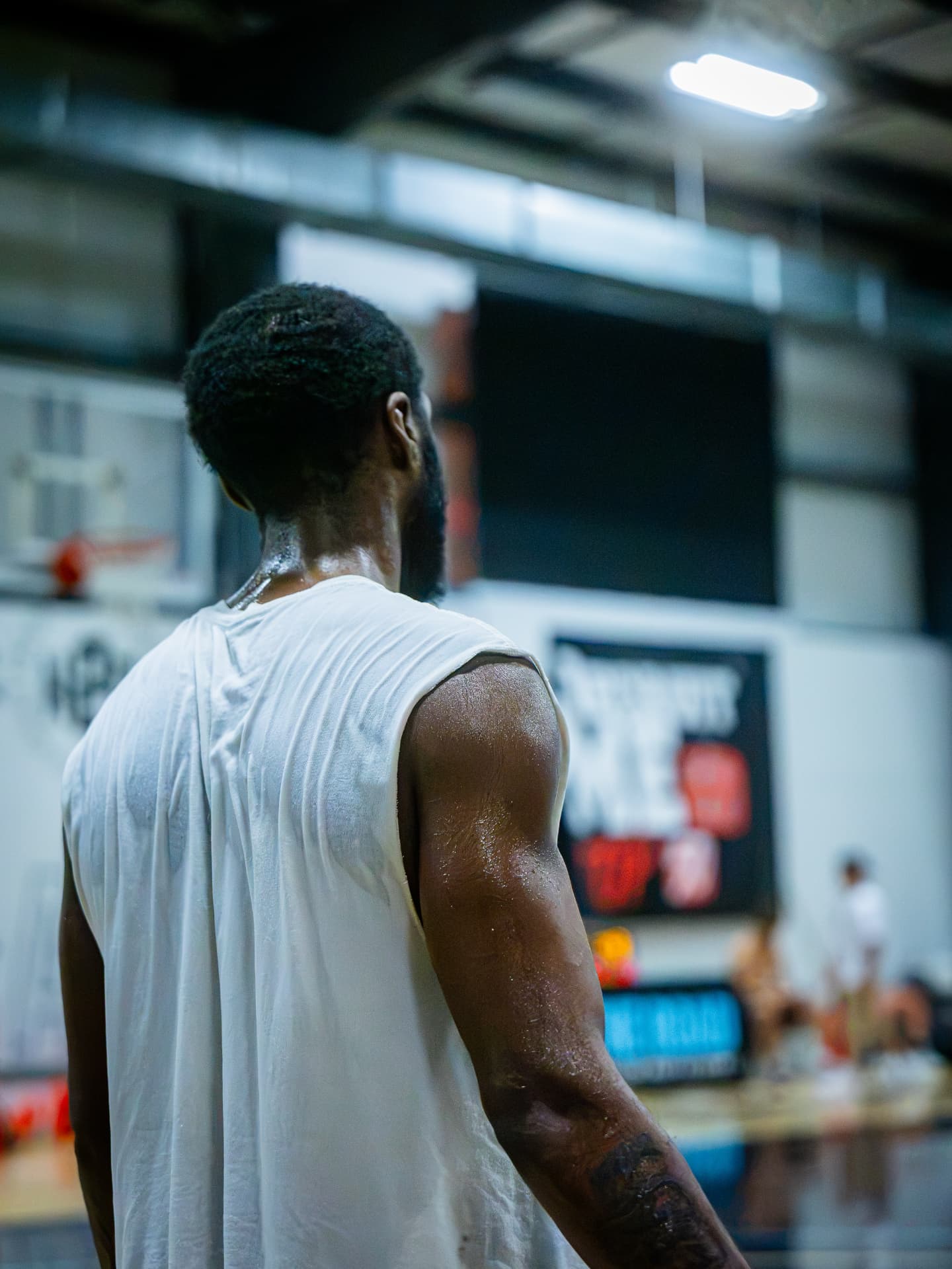 Kings player looking toward the hoop during practice